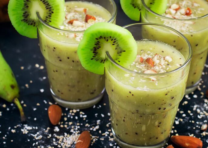 Ripe banana kiwi smoothie for weight loss