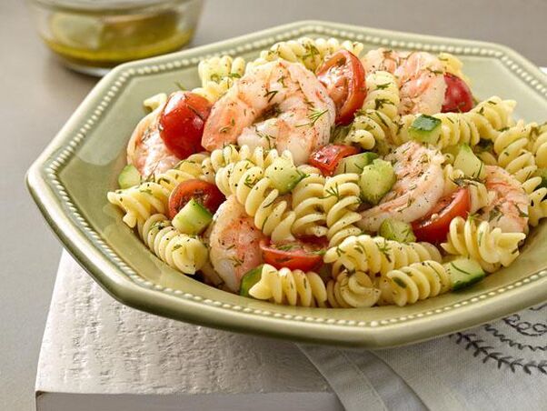 If you want to lose weight in a week, you can prepare a pasta and shrimp salad. 